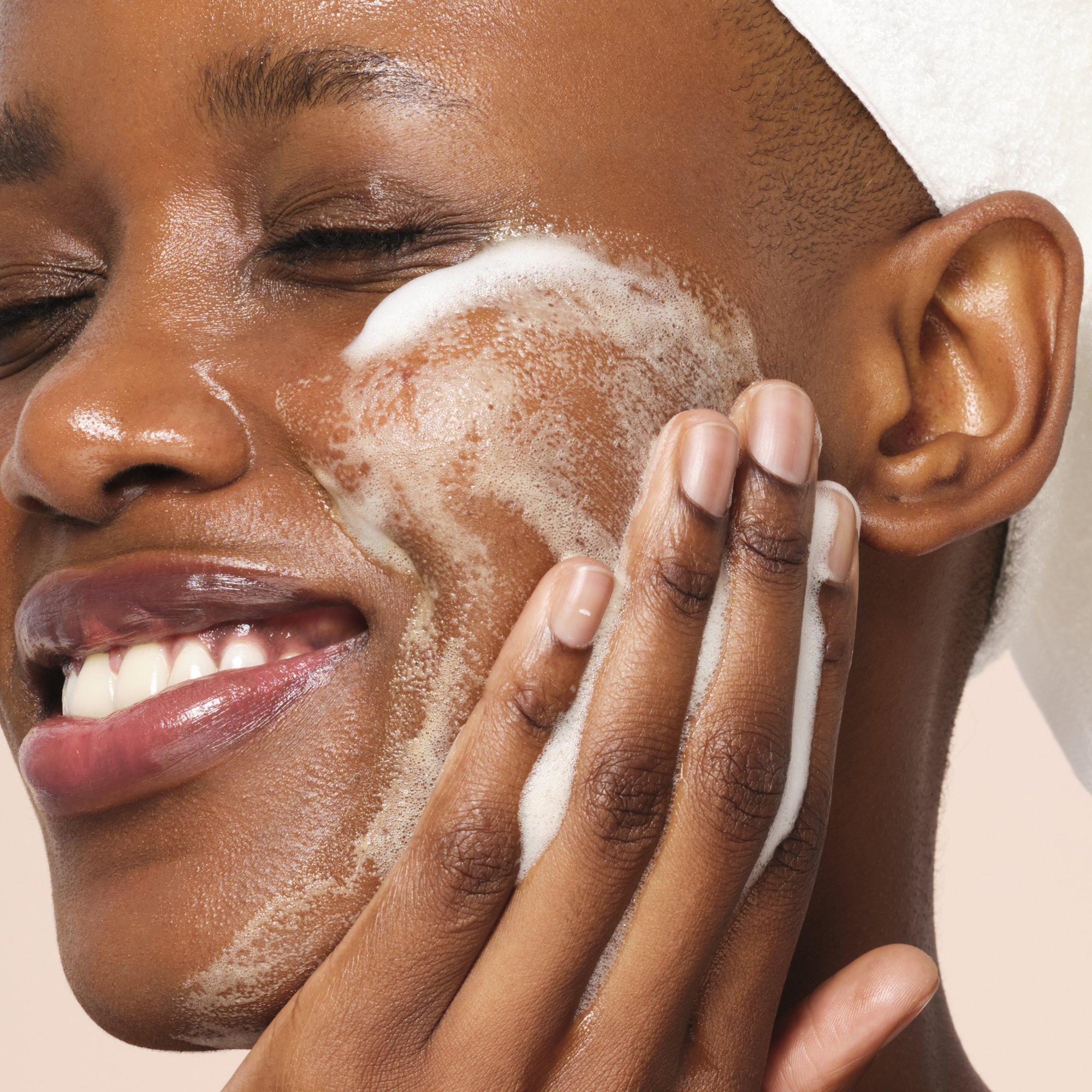 Schiuma detergente delicata e indulgente per una pelle radiosa (200 ml) | Sulwhasoo