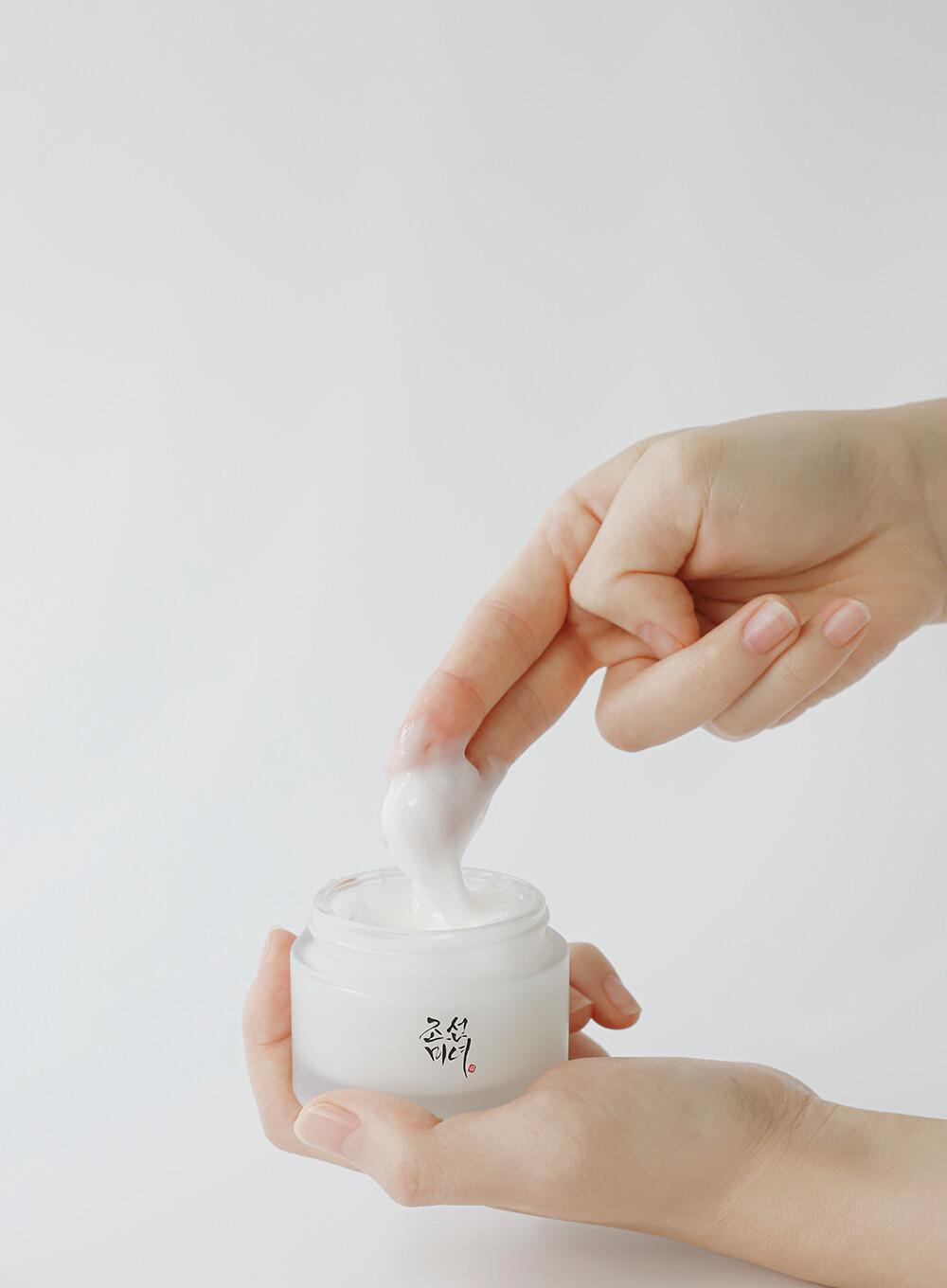 Crème visage Dynasty Moisture Essence : Hydratation et éclat luxueux (50 ml) | Beauté de Joseon