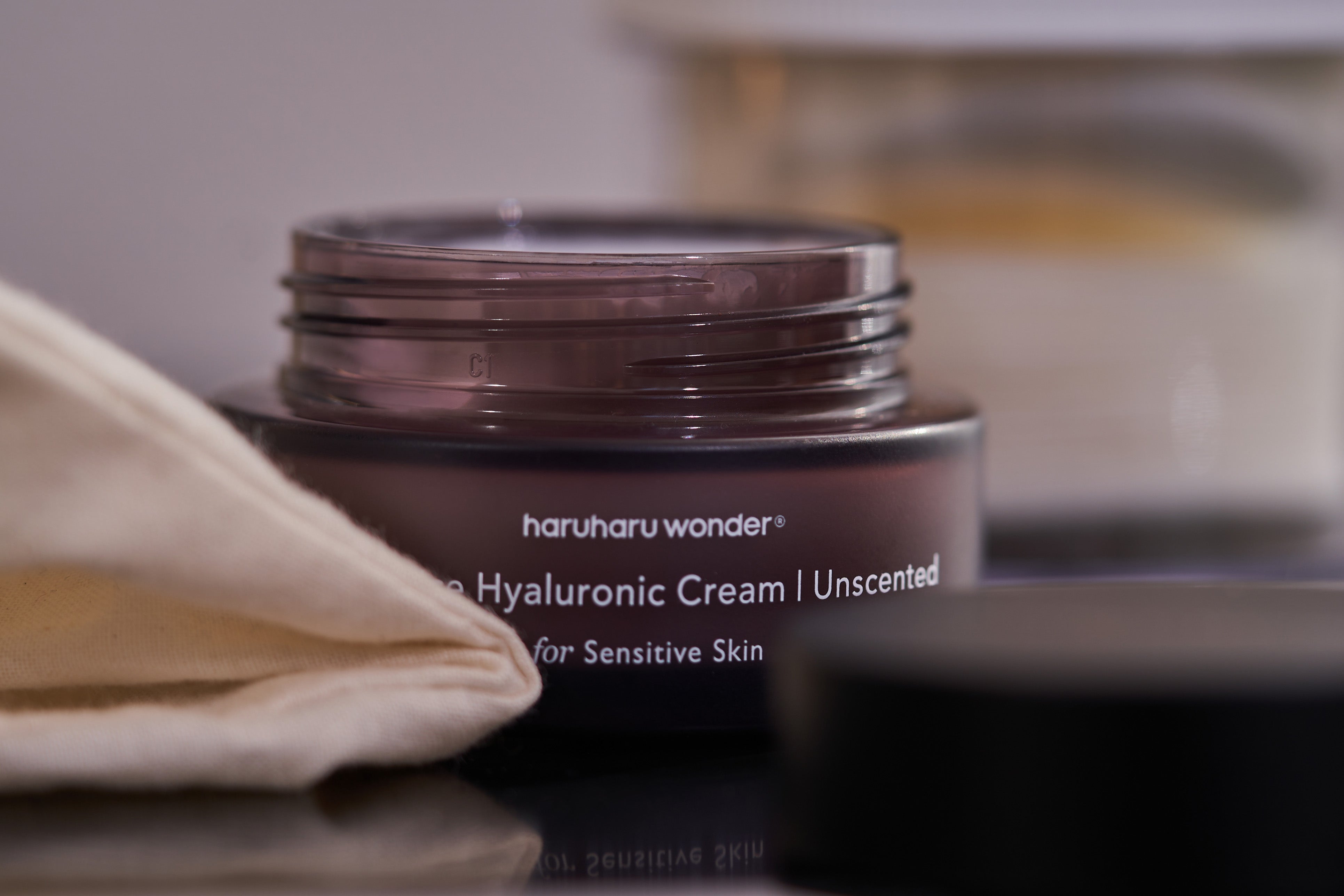 Luminous Hydrating Black Rice Cream | Haruharu Wonder