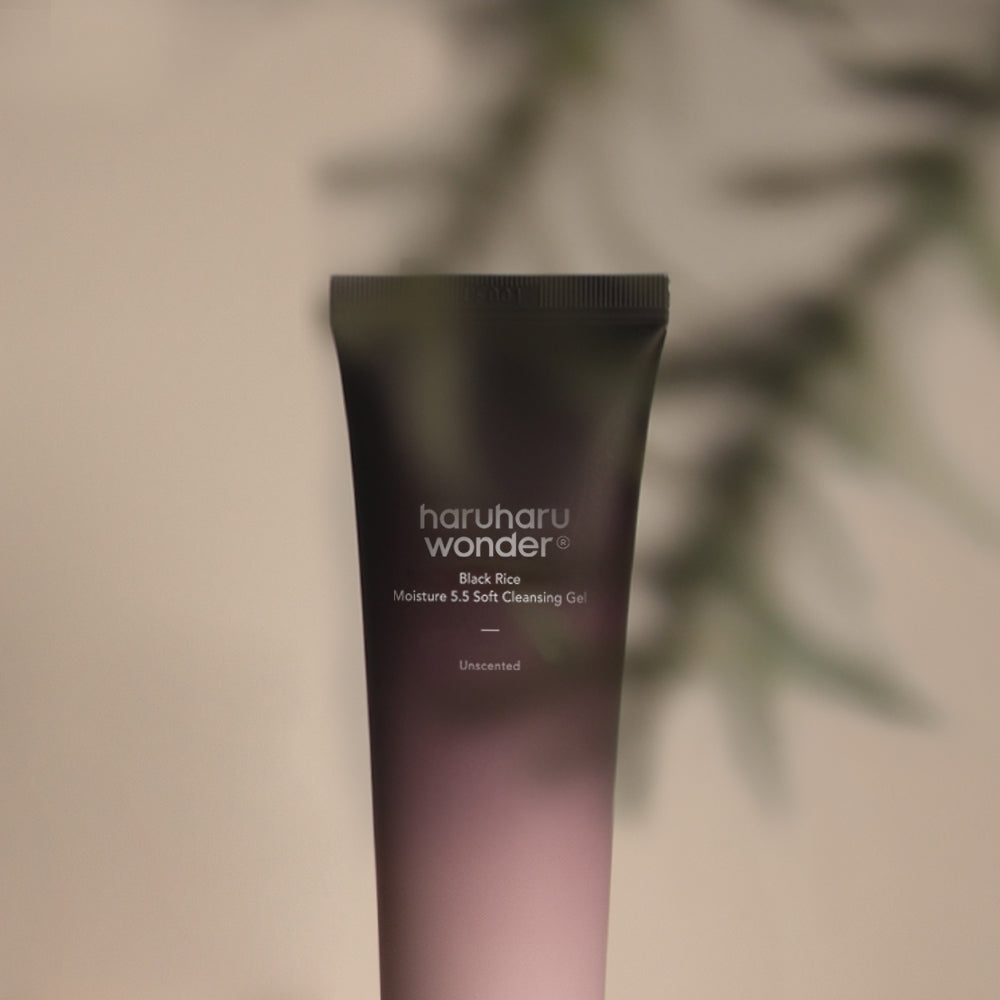 Hydrating Black Rice Cleanser for Radiant Glass Skin | Haruharu Wonder