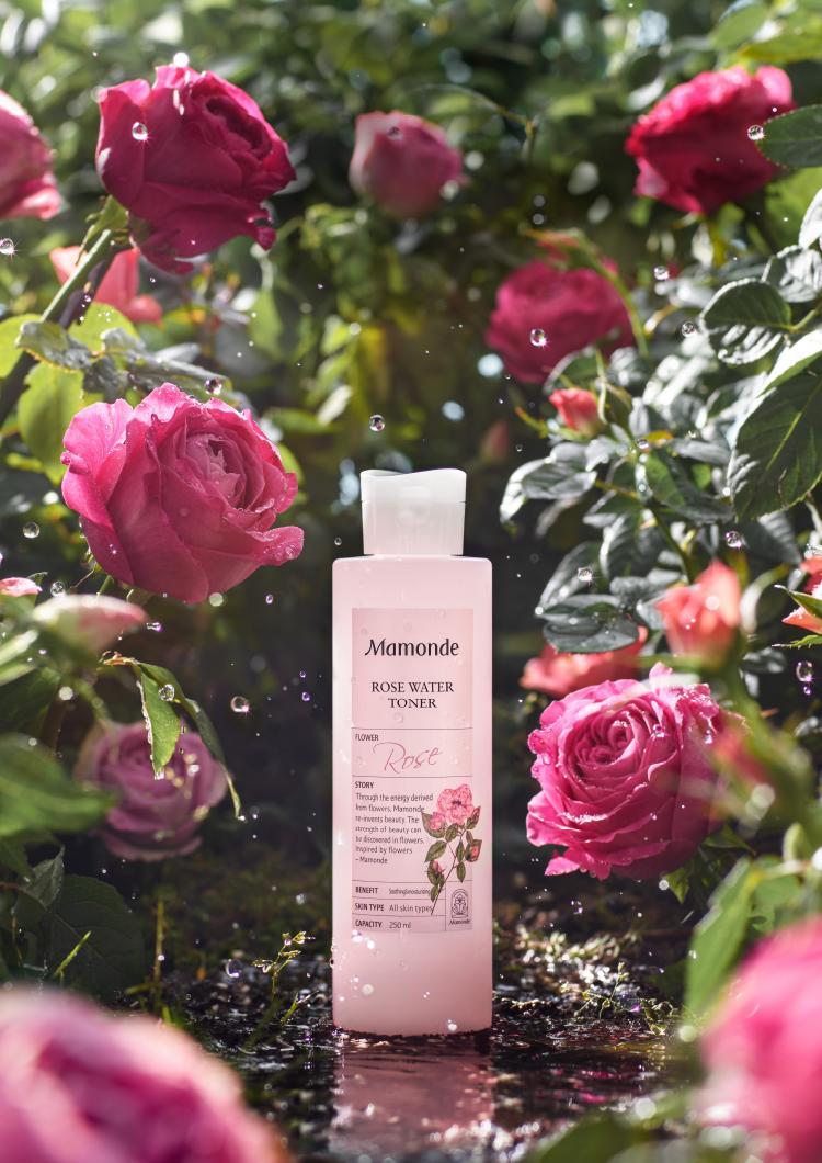 Tonique hydratant à l'eau de rose avec 90,97 % d'extrait de rose (250 ml) | Mamonde