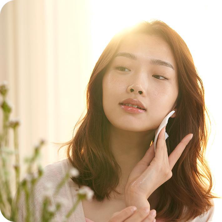 Tonique hydratant à l'eau de rose avec 90,97 % d'extrait de rose (250 ml) | Mamonde