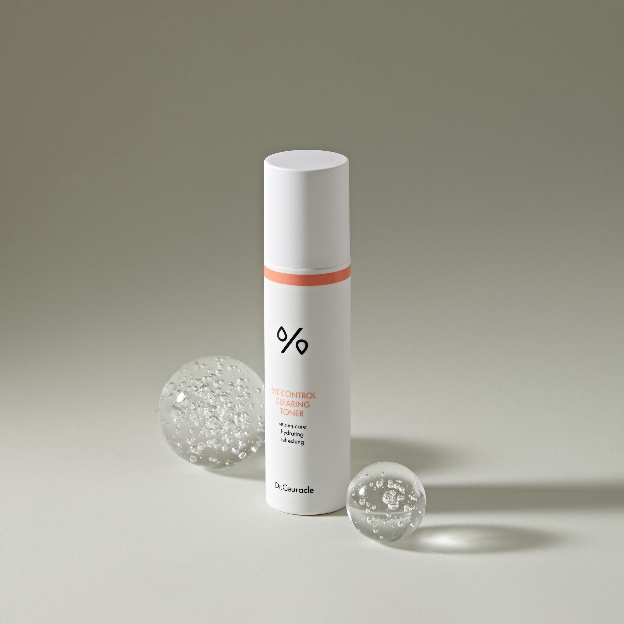 Discover the exquisite craftsmanship of athé's Revitalizing Shine Control Toner, a South Korean formulation that balances oil and refreshes skin for a luxurious glow.