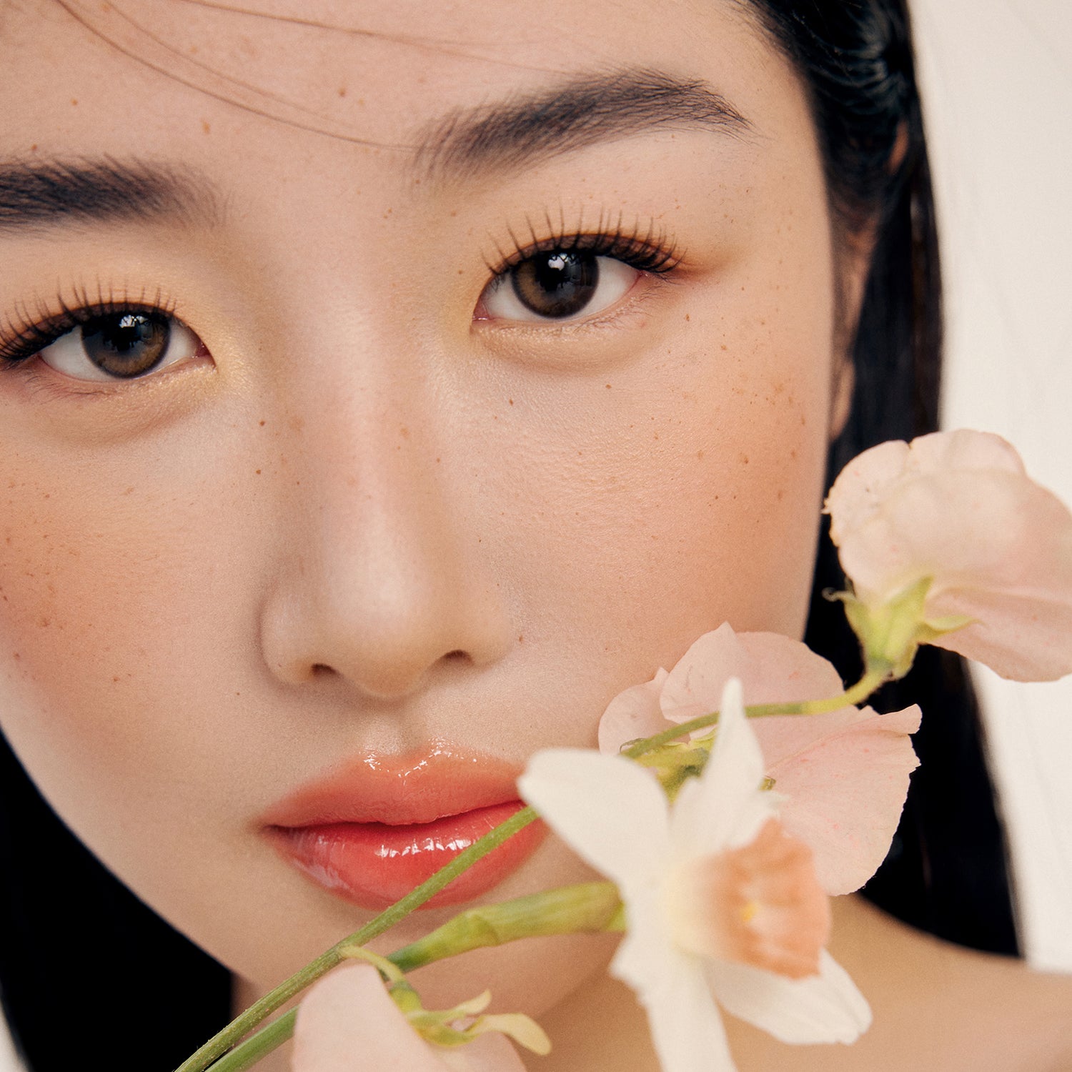 Pinate Glowing Bloom Lip Stain - Hydrating Coral Elegance