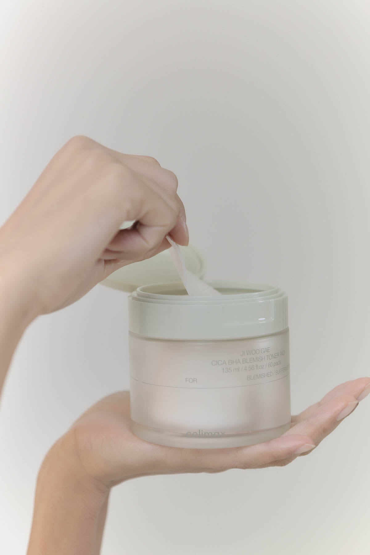Celimax Ji Woo Gae Cica BHA Blemish Toner Pad for Luminous Glass Skin