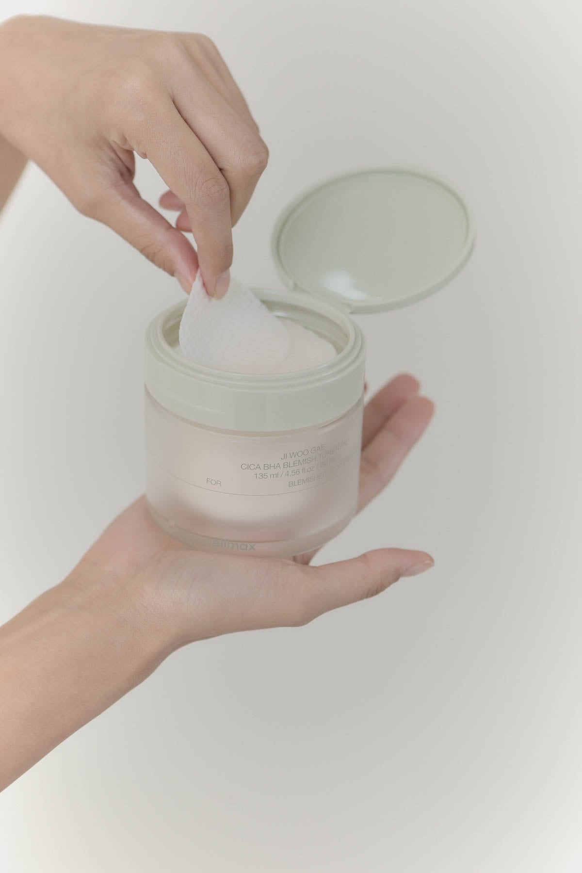 Celimax Ji Woo Gae Cica BHA Blemish Toner Pad for Luminous Glass Skin