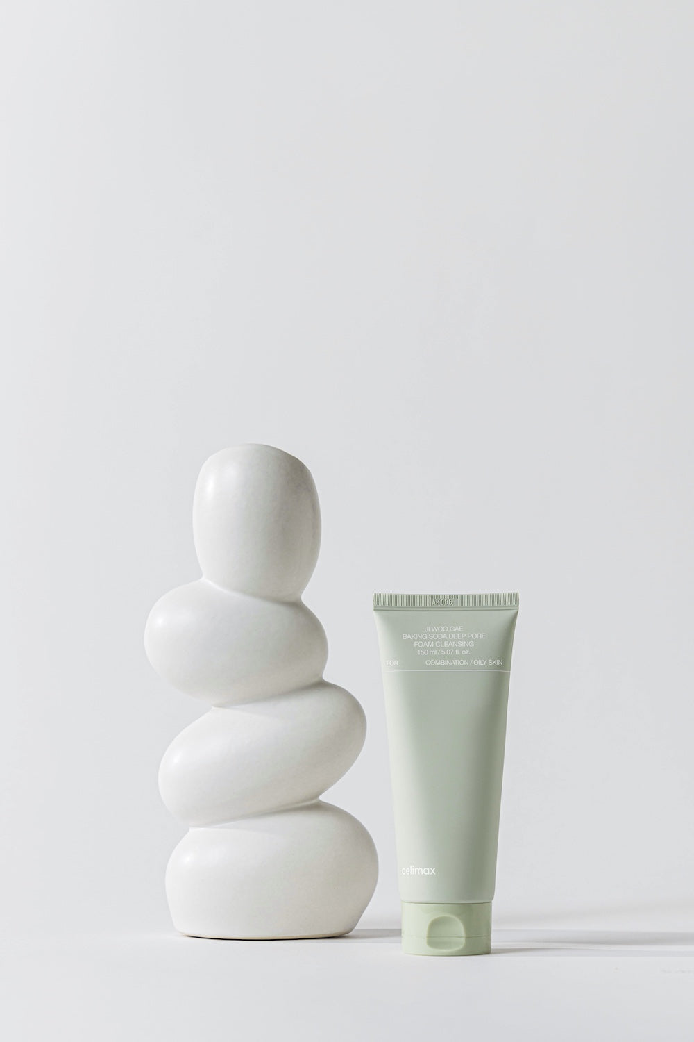 Baking Soda Deep Pore Foam Cleanser for Radiant Glass Skin | Celimax