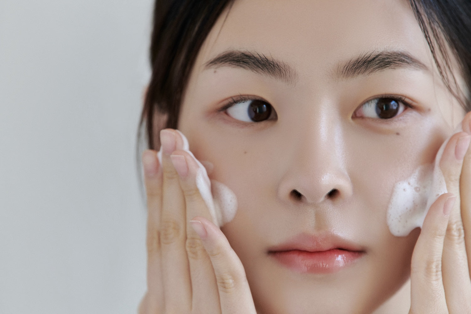 Luminous Cica BHA Foam Cleanser for Radiant Skin | Celimax