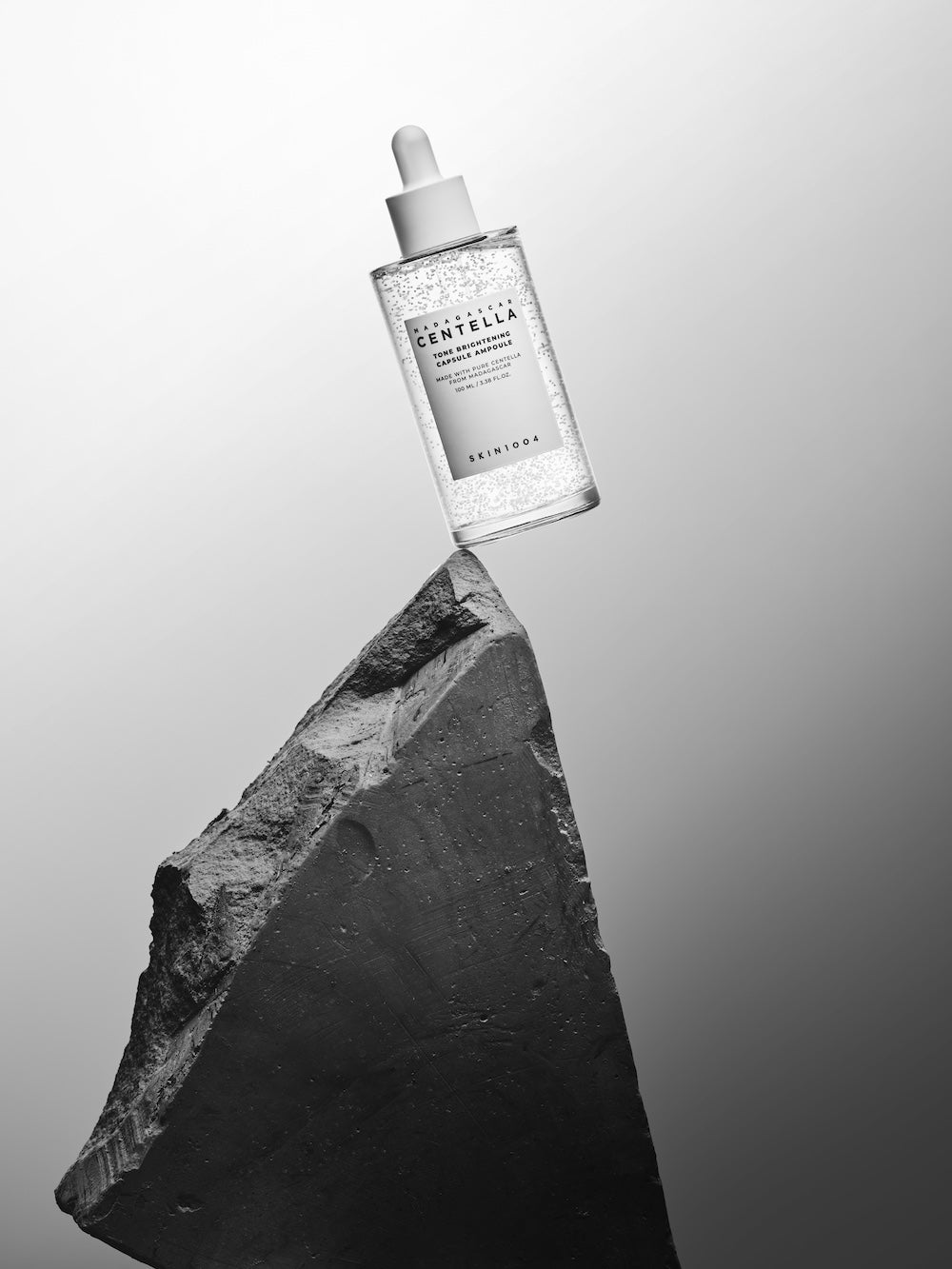 Madagascar Centella Tone Brightening Capsule Ampoule 100ml | SKIN1004