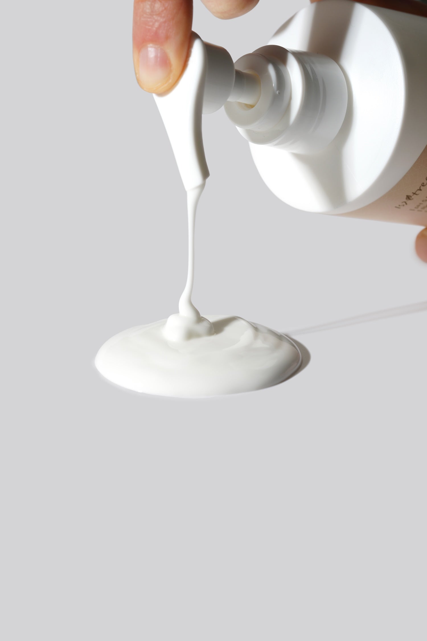 Yam Root Vegan Milk Cleanser 220ml | ISNTREE