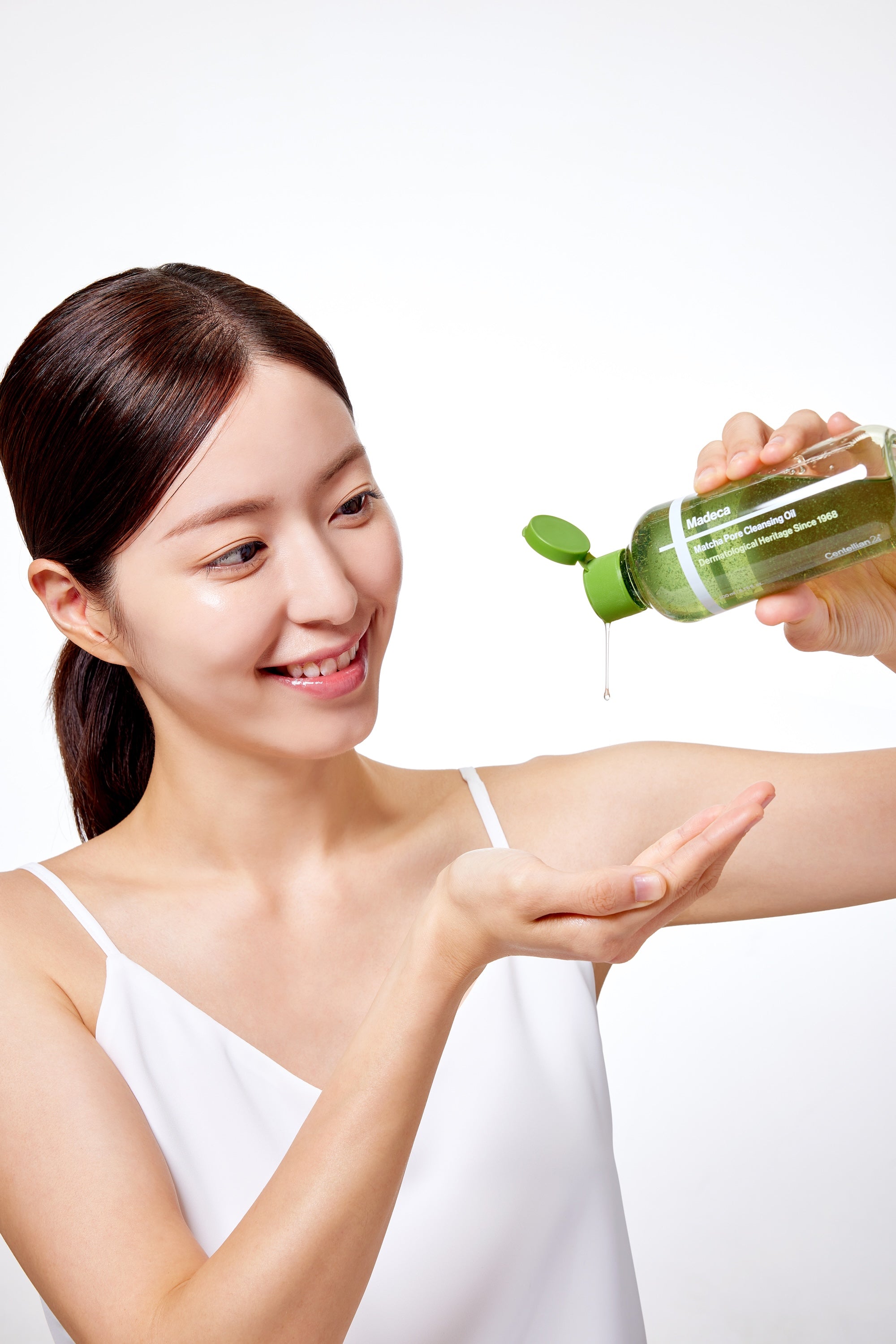 Madeca Matcha Pore Cleansing Oil 200ml | Centellian24