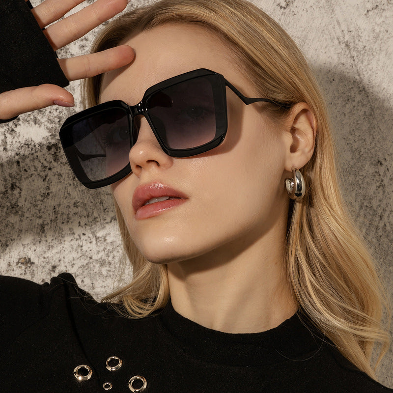 Trendy Metal Frame Square Sunglasses for Women | ULZZANG BELLA