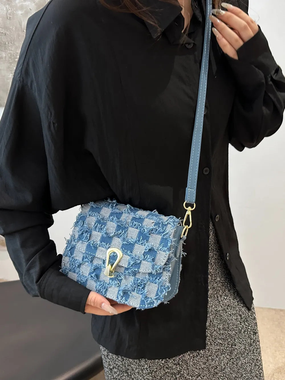 Discover athé's luxurious beauty collection, crafted in South Korea with premium materials, embodying elegance and sophistication for the discerning individual.