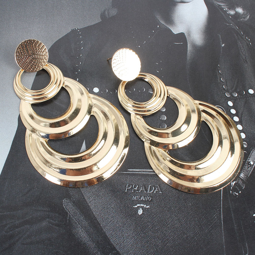 Discover athé's Elegant Retro Multi-Layered Alloy Circle Earrings, crafted in South Korea, merging exquisite design with timeless allure for the discerning individual.