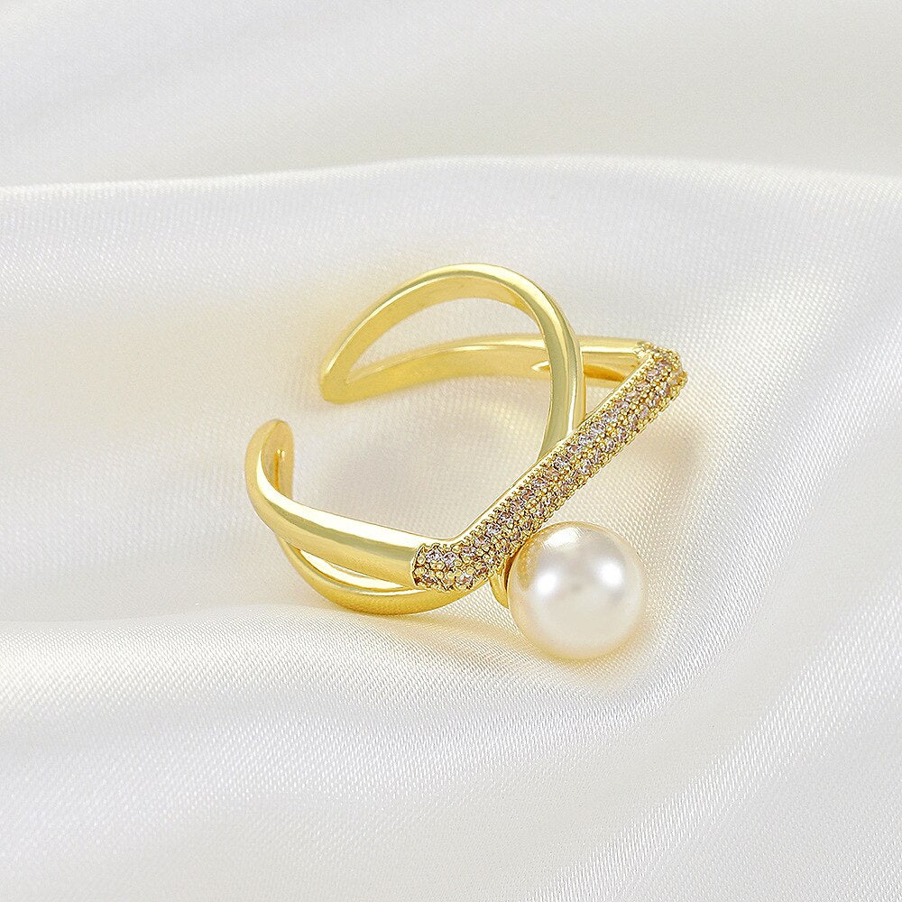 Elegant Baroque Pearl CZ Cross Twist Ring in 18k Gold | ULZZANG BELLA
