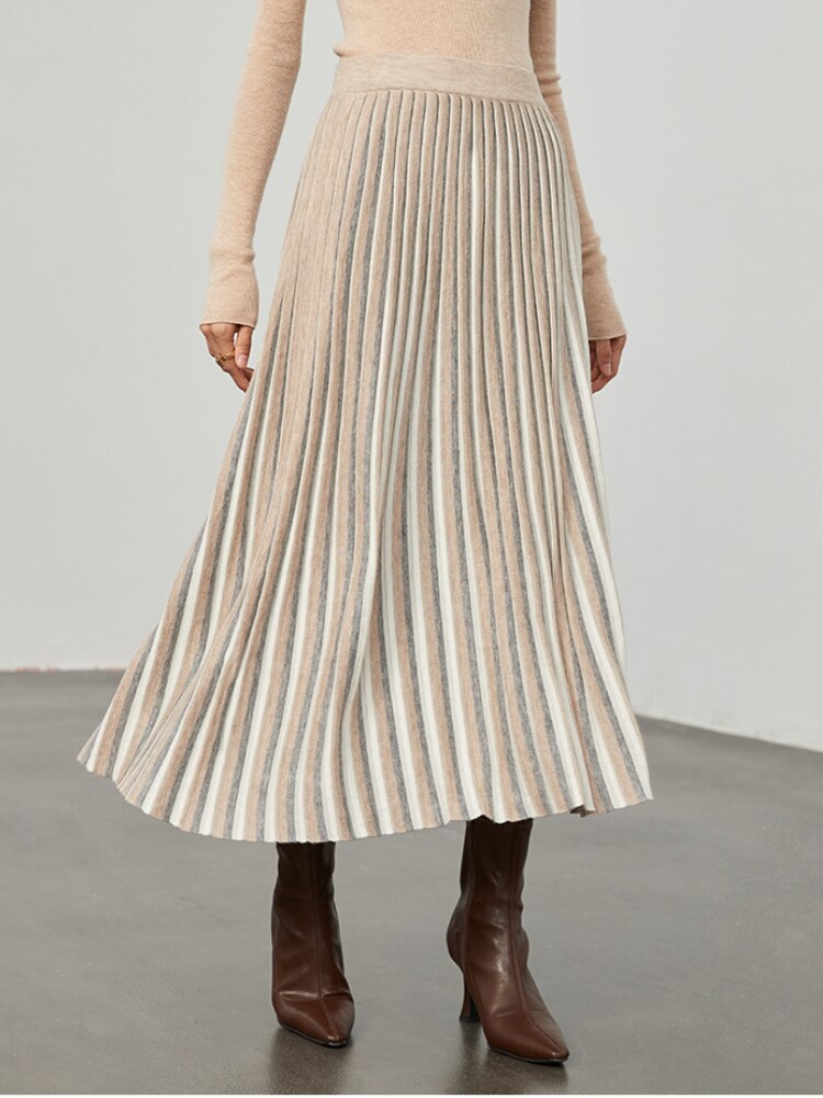 Luxurious Gradient Pleated Wool Skirt for Women | ULZZANG BELLA