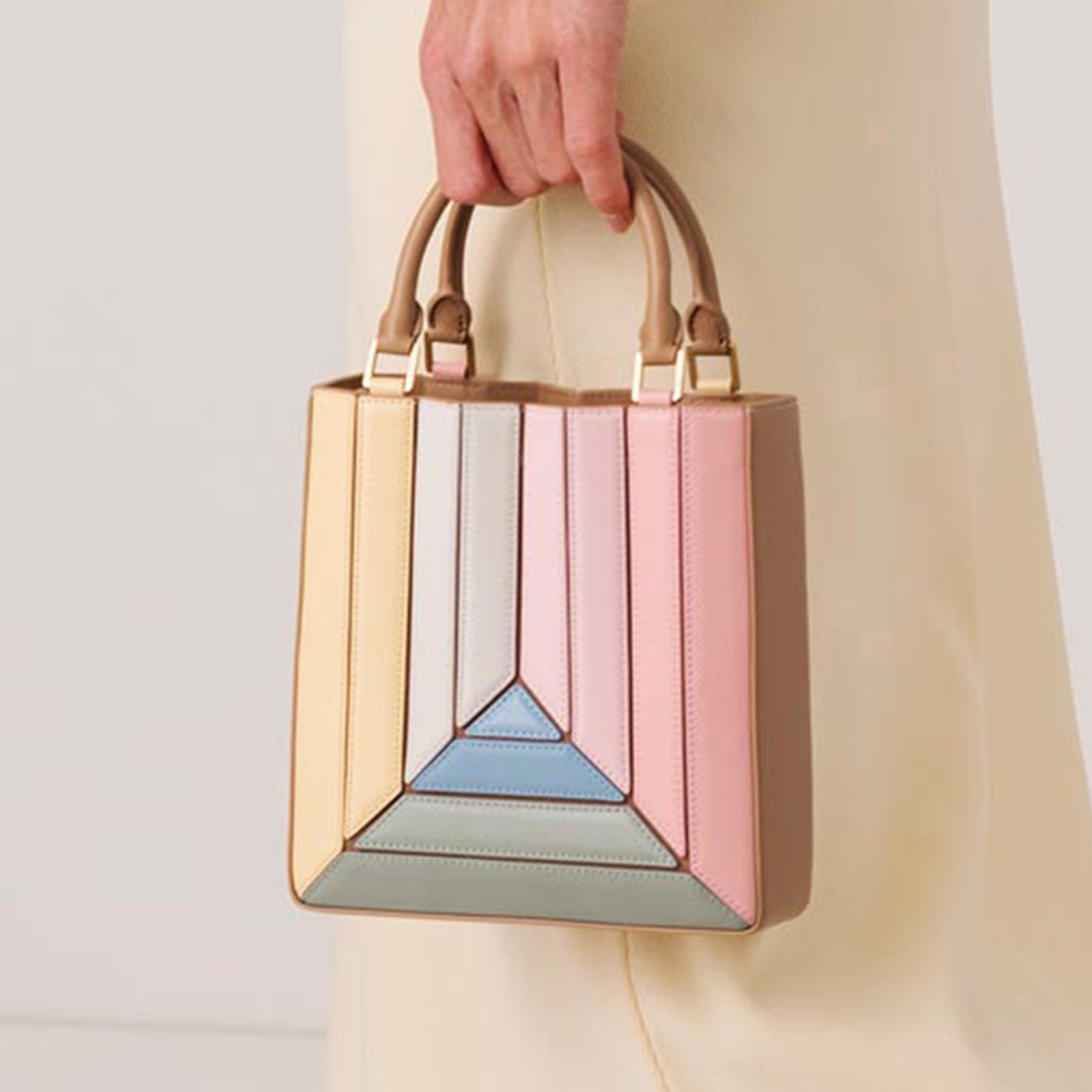 Discover athé's exquisite beauty collection, crafted in South Korea with luxurious ingredients, embodying elegance and allure for the discerning individual.