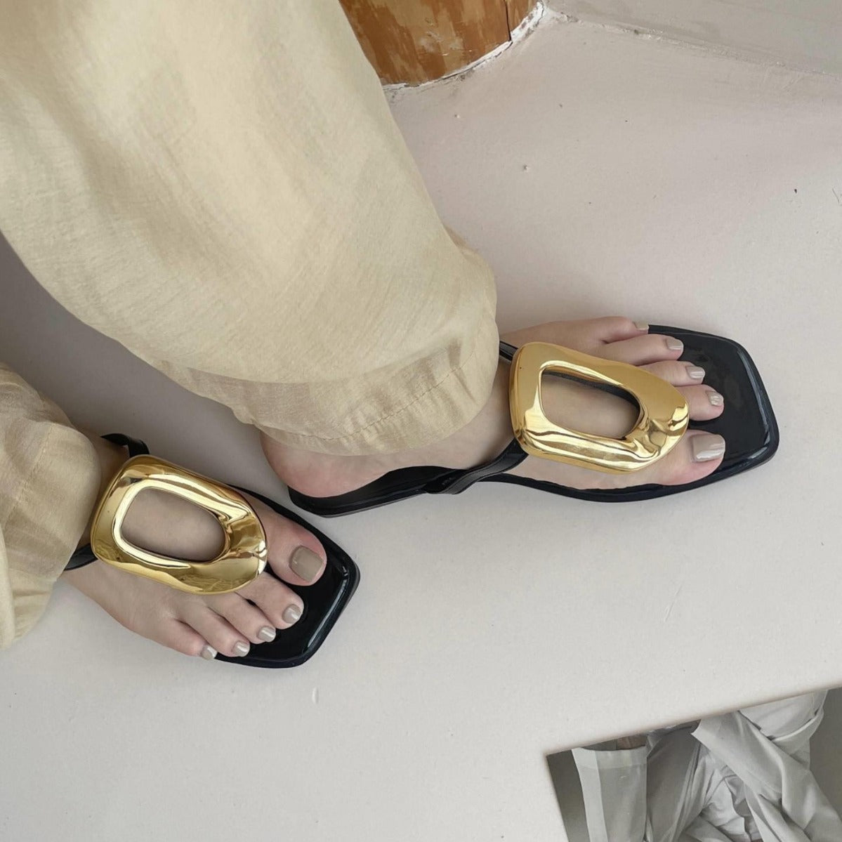 Square Metal Buckle Flip Flops | ULZZANG BELLA