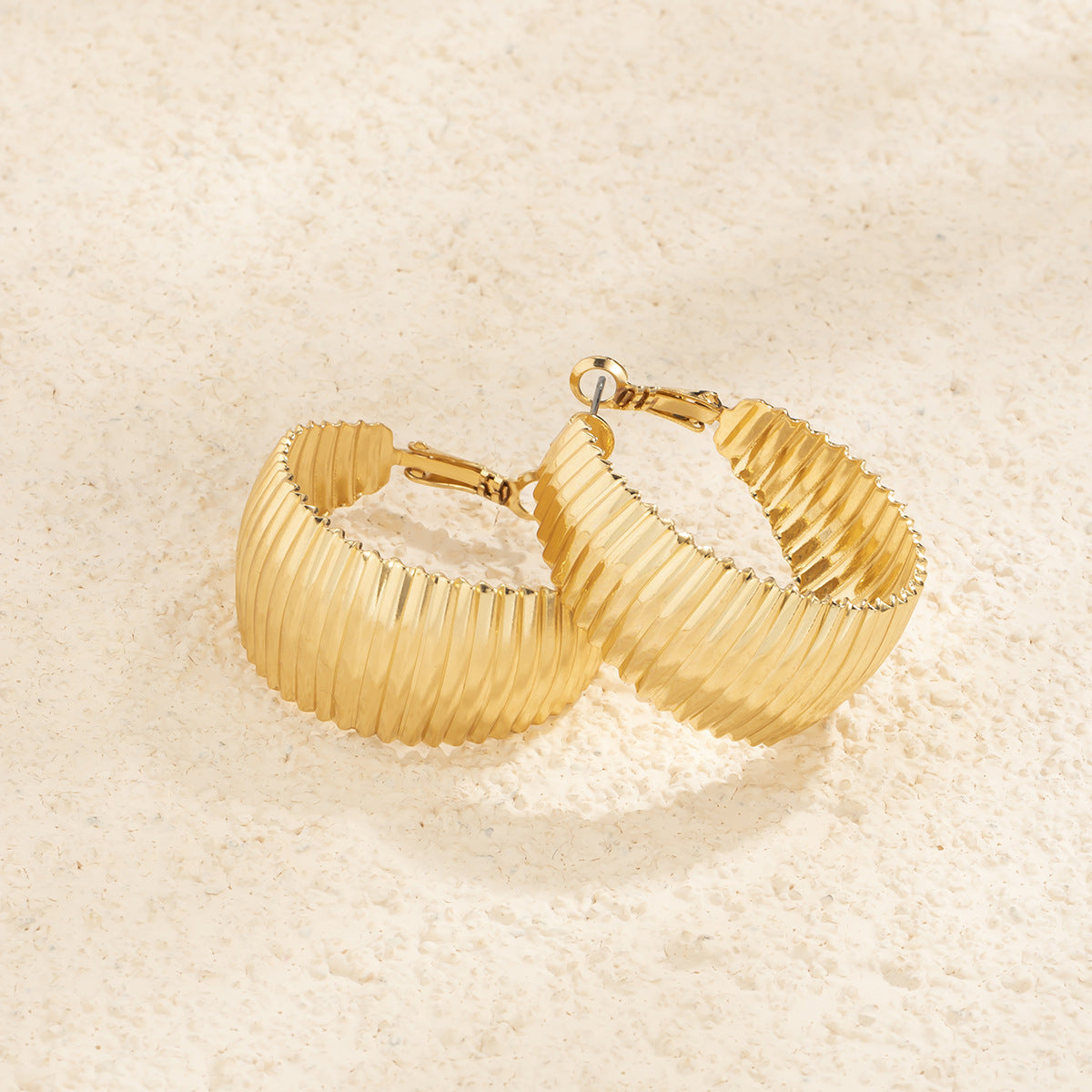 Discover the exquisite craftsmanship of athé's luxury beauty collection, meticulously formulated in South Korea to elevate your elegance and allure.