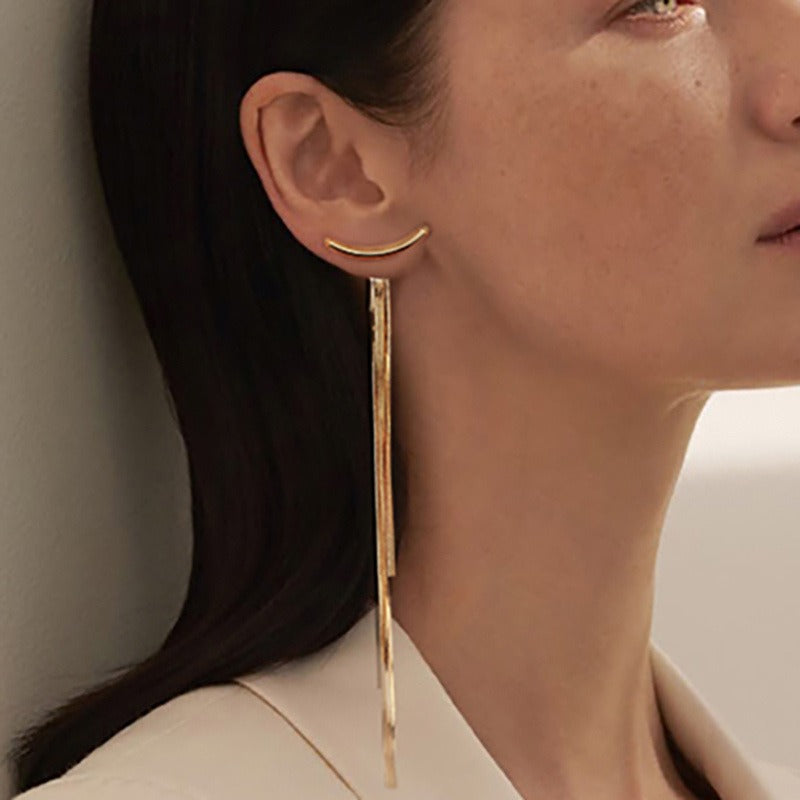 Experience the exquisite craftsmanship of athé, where luxurious South Korean formulations elevate your beauty ritual with timeless elegance and allure.
