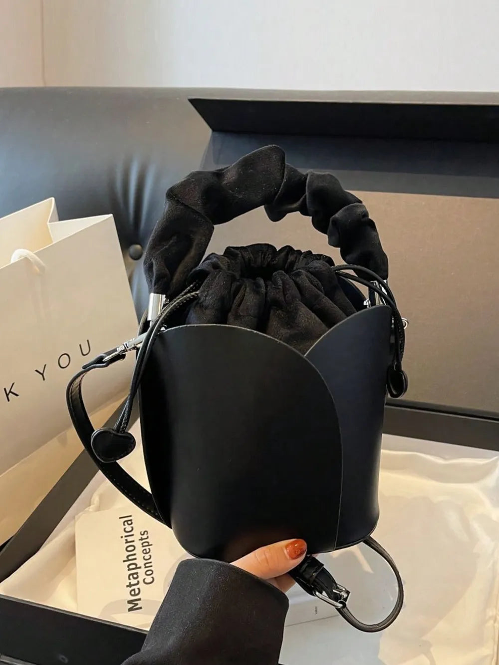 Elegante borsa a secchiello con coulisse in pelle PU nera | ULZZANG BELLA