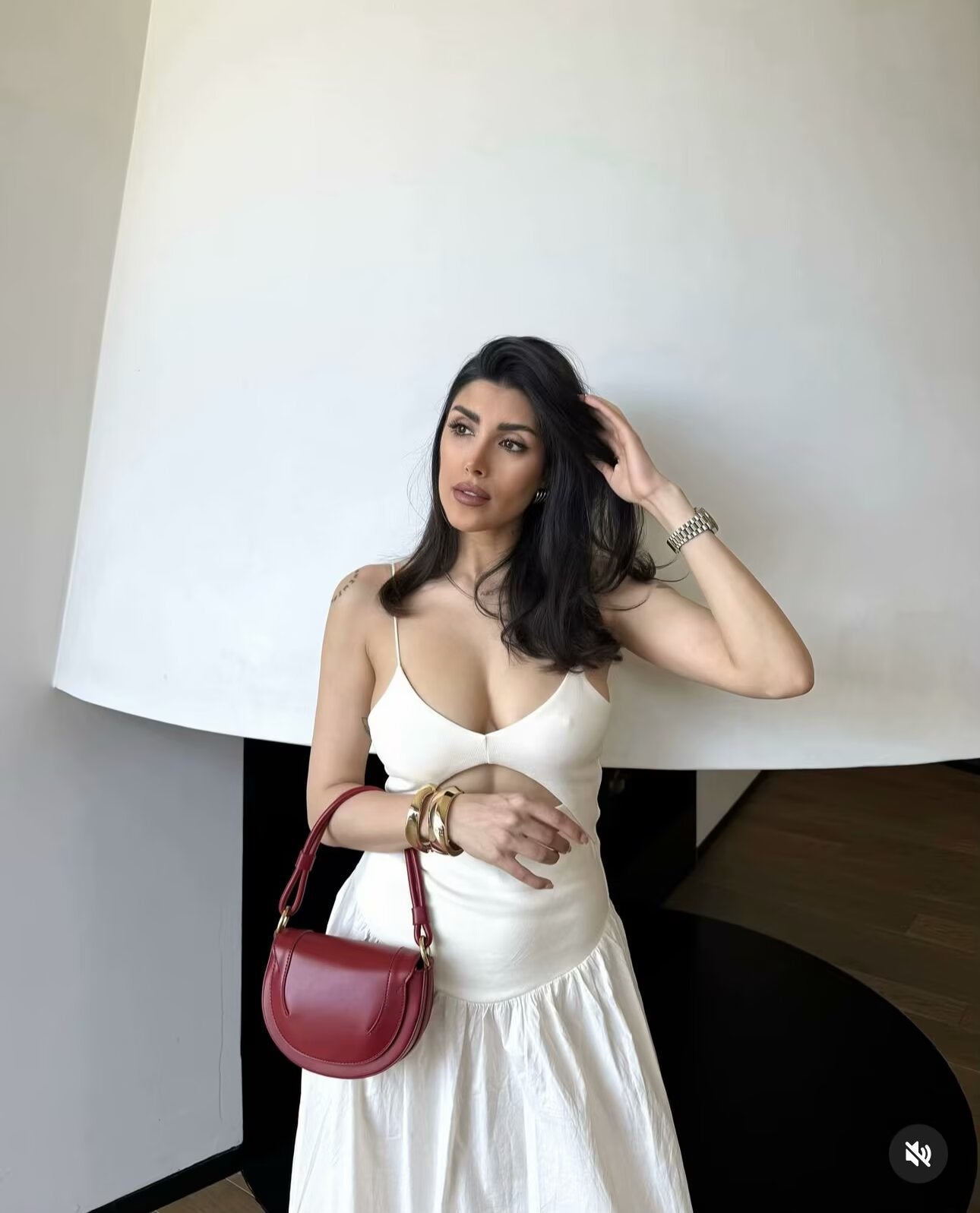 Exquisite V-Neck Strapless Long Dress in Timeless White | ULZZANG BELLA