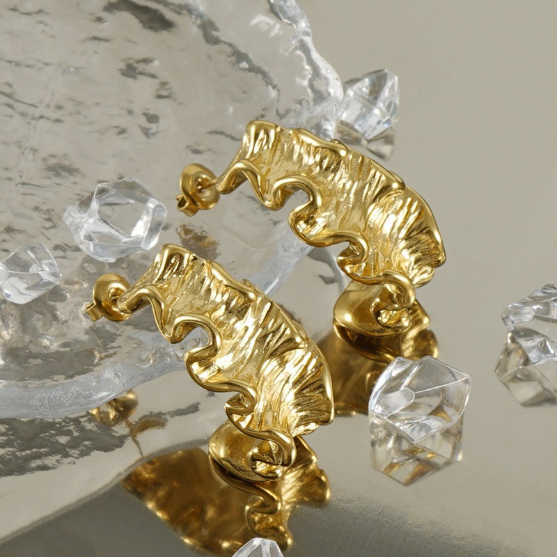Experience the exquisite craftsmanship of athé's luxury beauty collection, crafted in South Korea, where premium materials meet timeless elegance for a transformative allure.