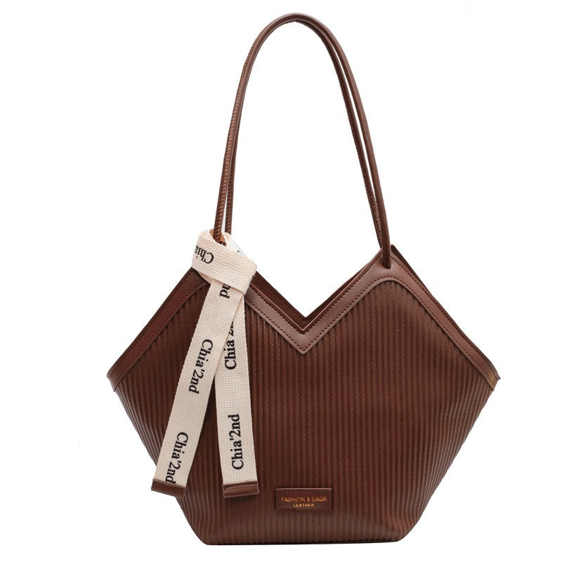 Chic Heart-Shaped PU Tote Bag – Versatile Commuter Style in Elegant Colours | ULZZANG BELLA