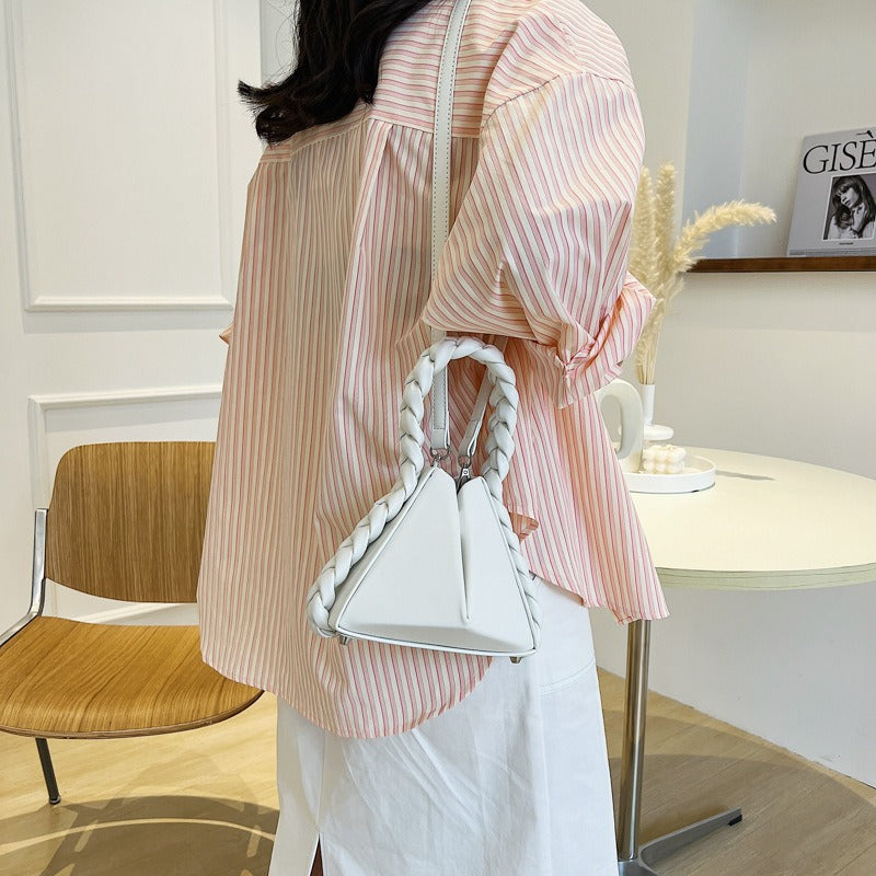 Elegant Handwoven Geometric Handheld Bag | ULZZANG BELLA