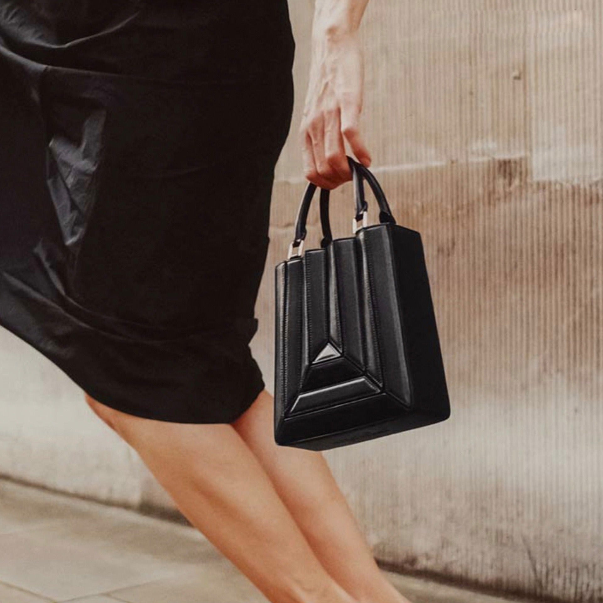 Discover athé's exquisite beauty collection, crafted in South Korea with luxurious ingredients, embodying elegance and sophistication for the discerning individual.
