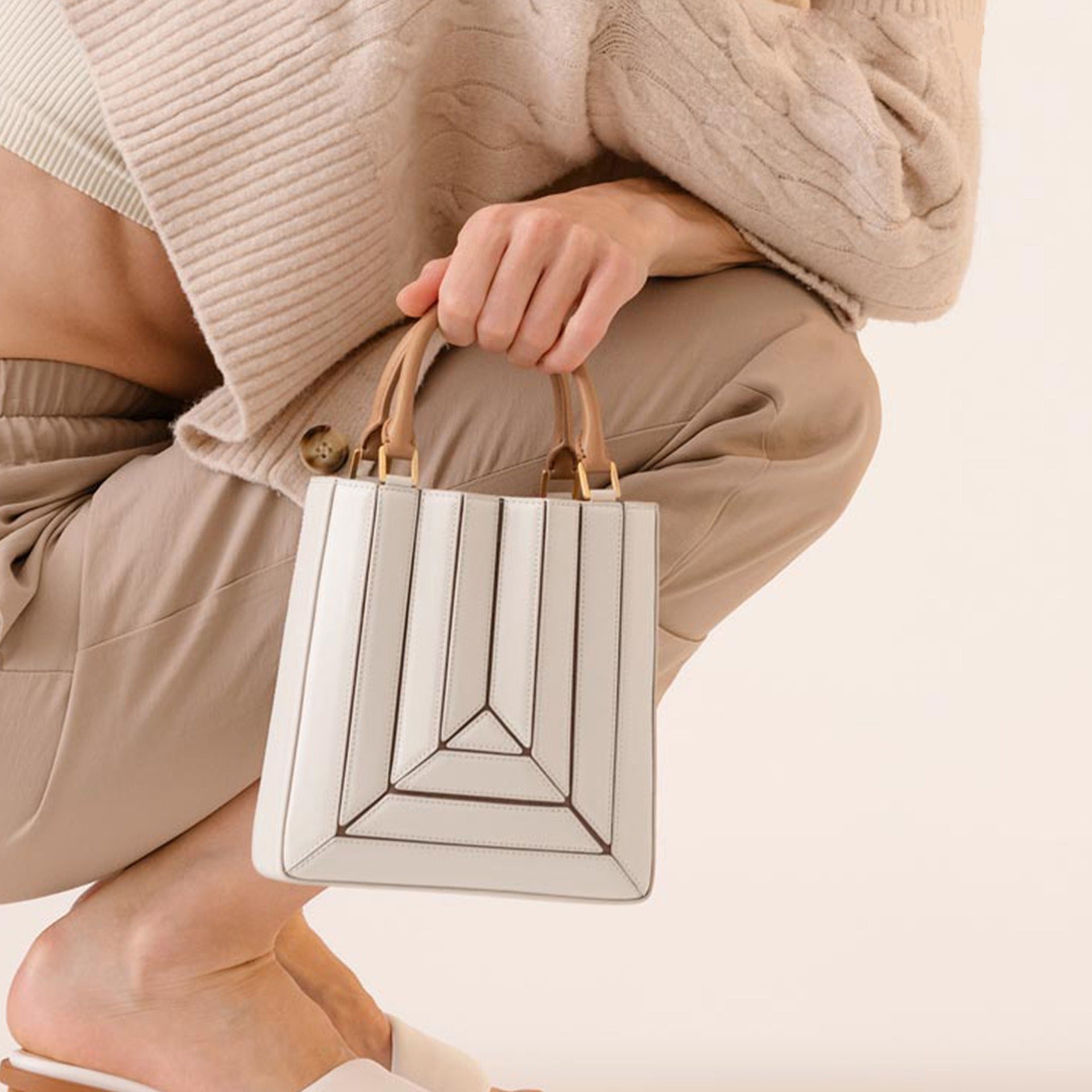 Discover athé's luxurious beauty collection, crafted in South Korea with exquisite ingredients, embodying sophistication and timeless elegance for the discerning individual.