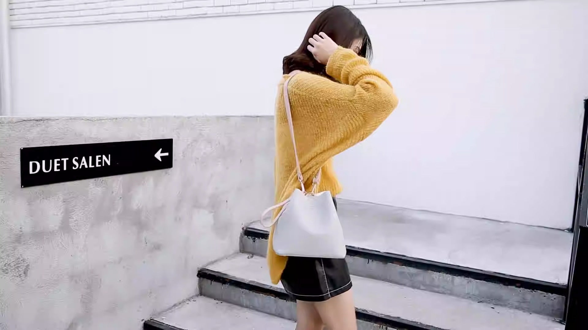 Elegant PU Leather Large Capacity Messenger Bag | ULZZANG BELLA