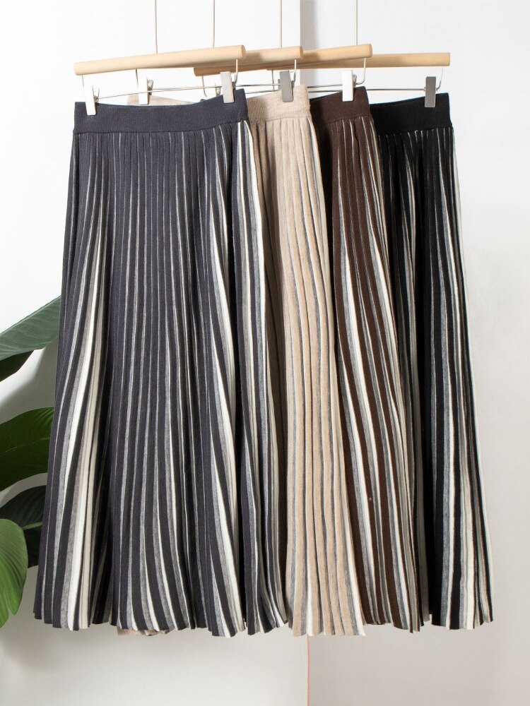 Luxurious Gradient Pleated Wool Skirt for Women | ULZZANG BELLA