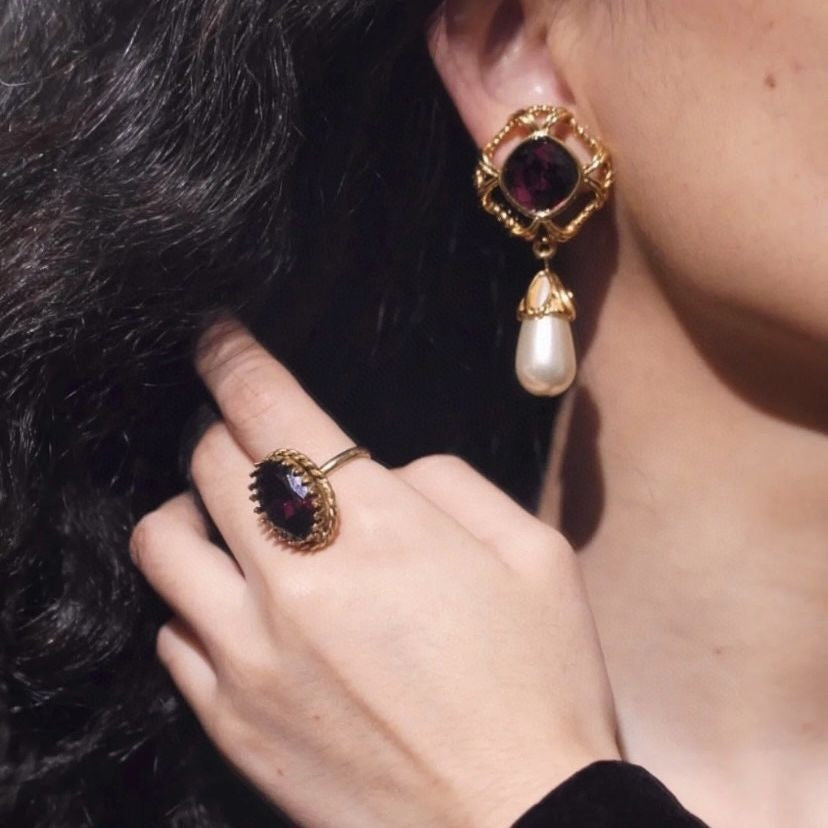 Discover the exquisite craftsmanship of athé's luxury beauty collection, meticulously crafted in South Korea to elevate your elegance and allure.