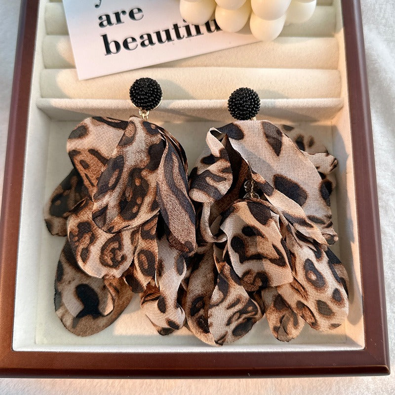 Deliziosi orecchini fatti a mano in tessuto bohémien con nappe e dettagli in vetro | ULZZANG BELLA
