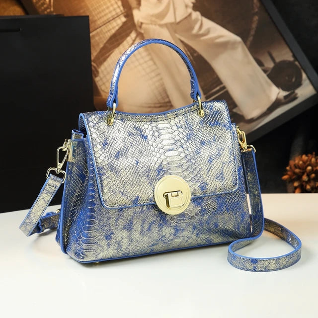 Discover athé's exquisite craftsmanship in luxury beauty, featuring premium South Korean formulations that elevate your daily ritual with elegance and allure.