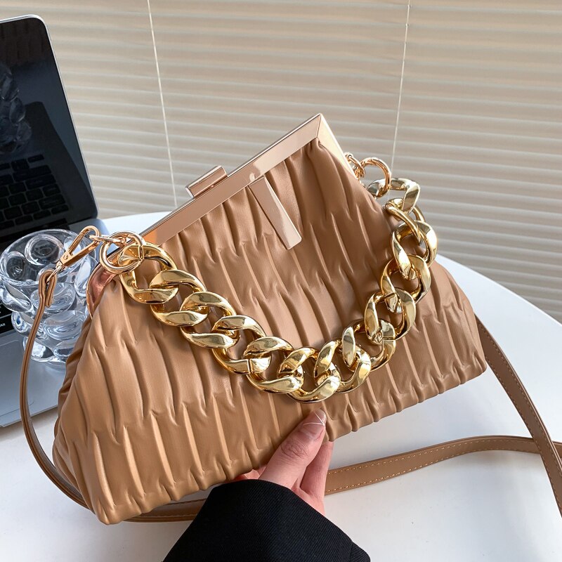 Thick Chain Striped Leather Crossbody Bag | ULZZANG BELLA