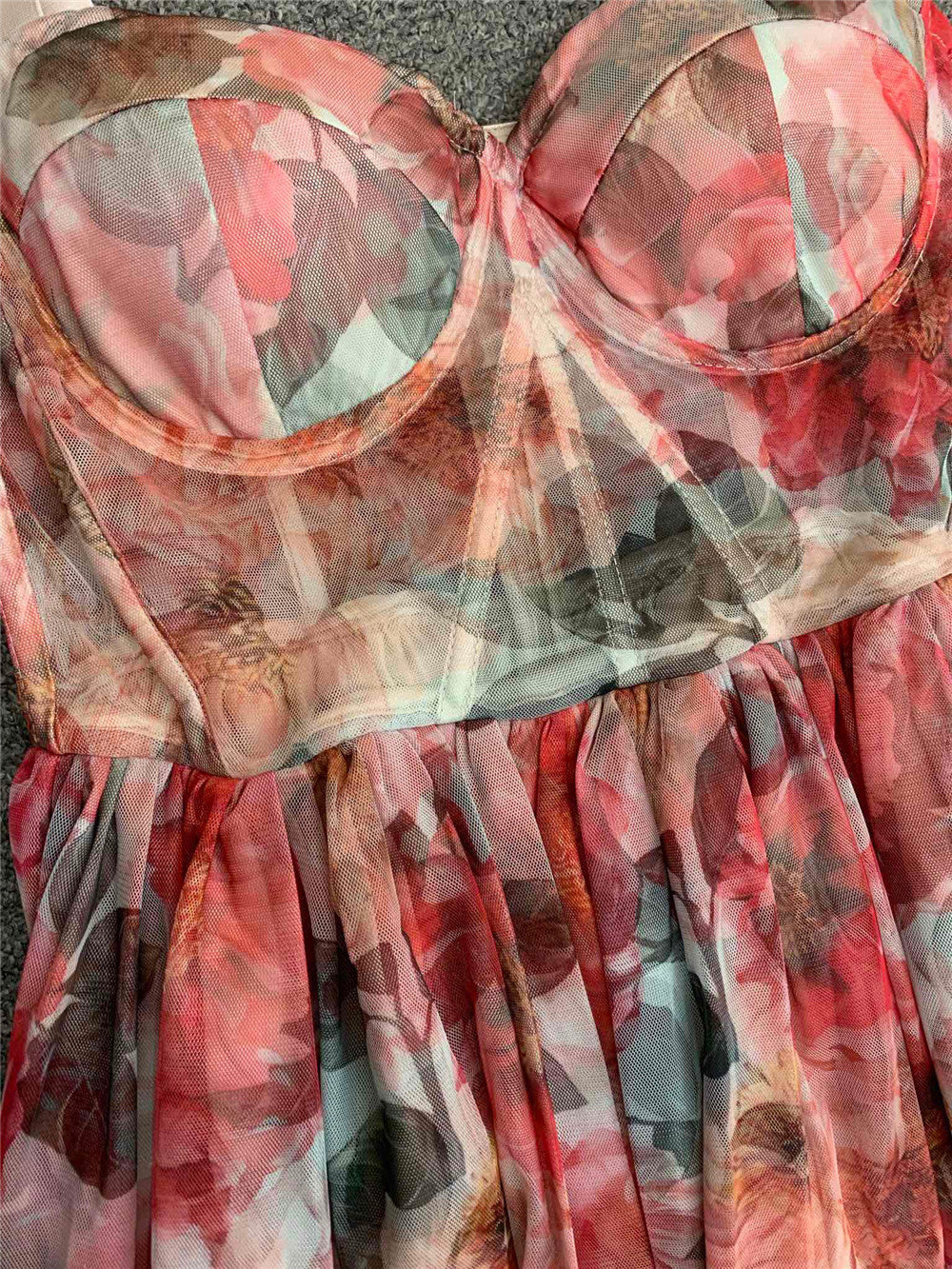 Robe midi fleurie à fines bretelles pour des vacances élégantes | ULZZANG BELLA