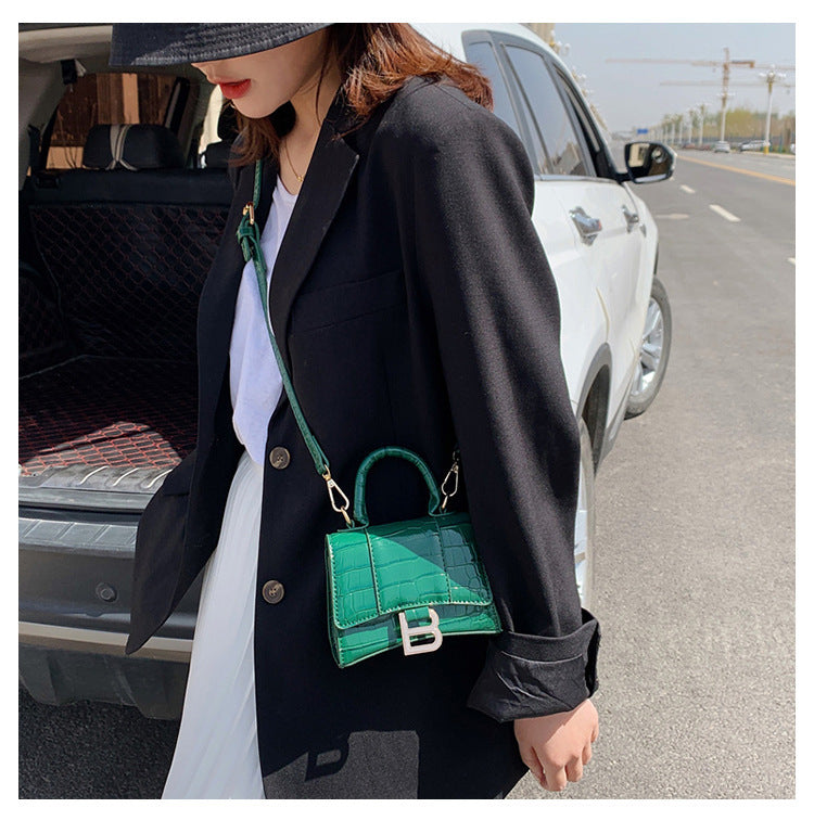 Elegant Black Crocodile Pattern Small Square Shoulder Bag | ULZZANG BELLA