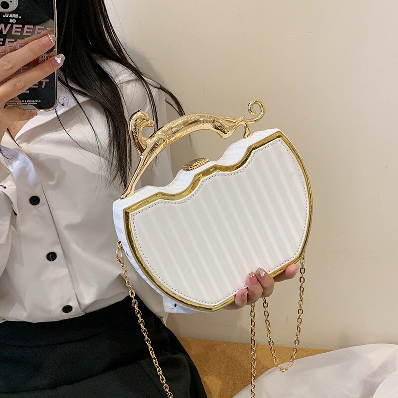 Designer Chic Luxury Crossbody Chain Handbag for Women | ULZZANG BELLA