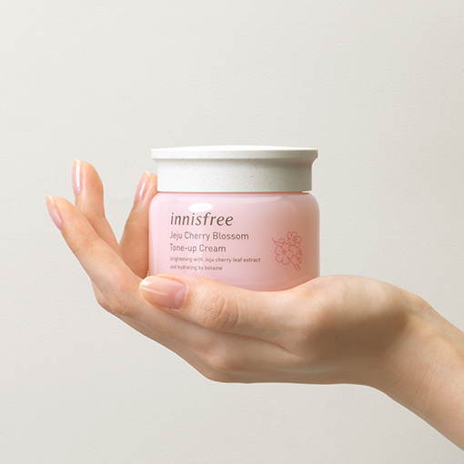 Radiant Blossom Dewy Glow Tone-Up Cream (50ml) | innisfree