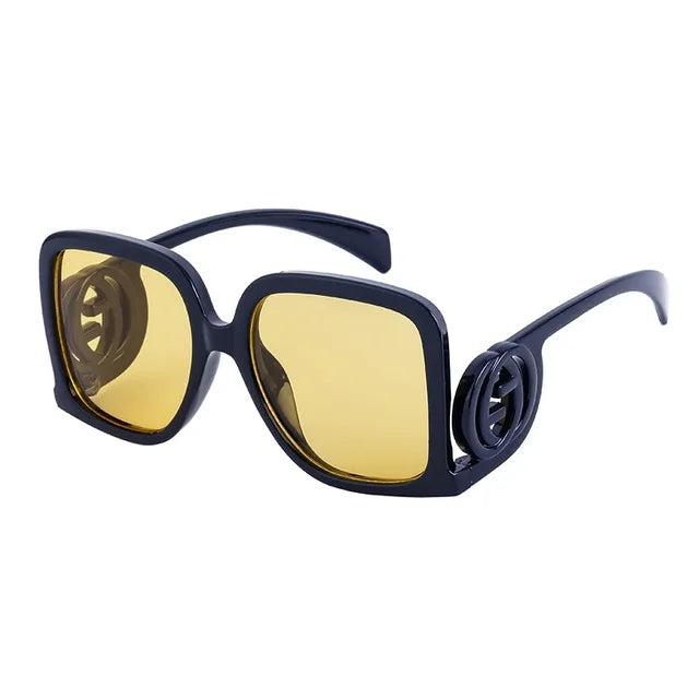 Discover athé's Ethereal Elegance Oversized Sunglasses, crafted in South Korea from luxurious acetate, embodying sophisticated craftsmanship for the modern connoisseur.