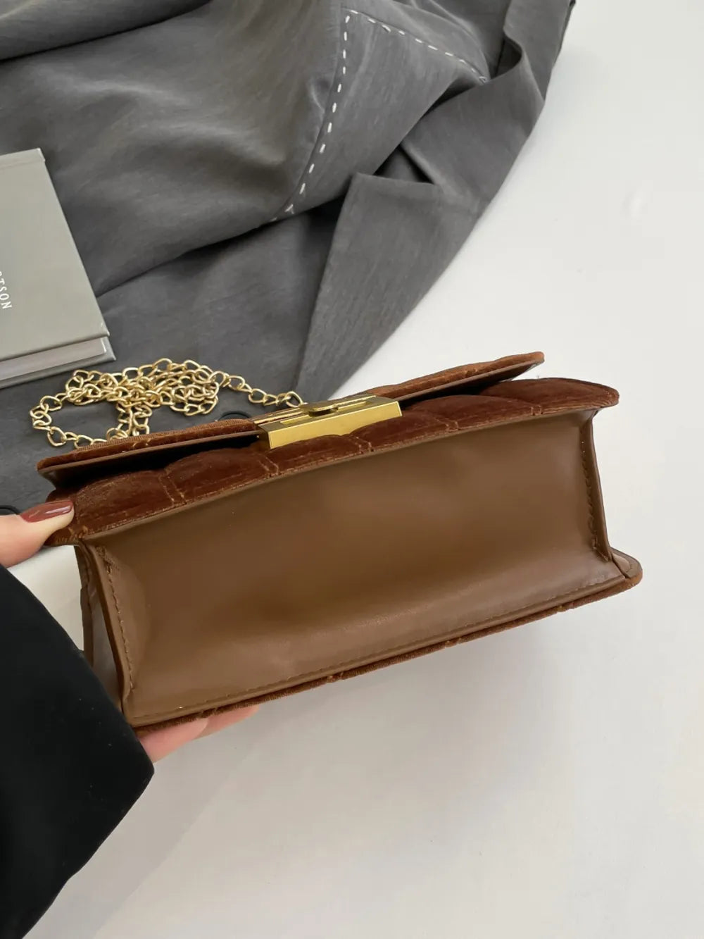 Chic Solid Color Chain Shoulder Bag for the Modern Elegance | ULZZANG BELLA