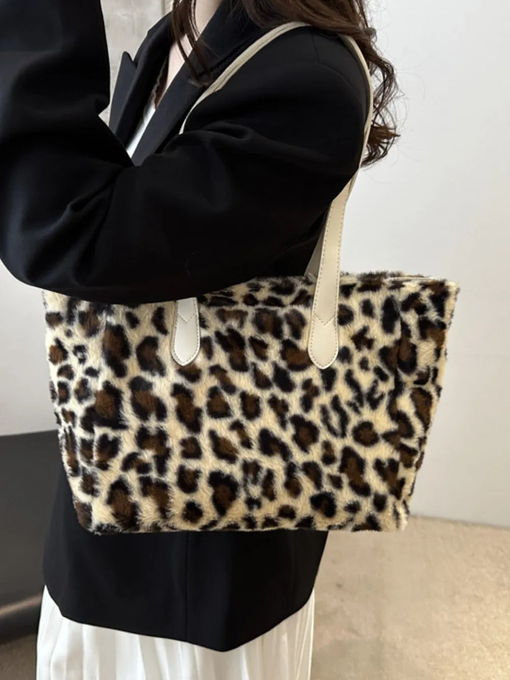 Chic Plush Leopard Fluff Tote Bag for the Elegant Woman | ULZZANG BELLA