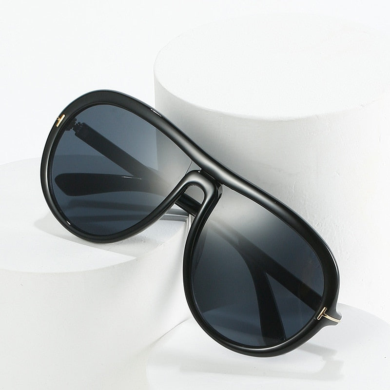Retro Chic Gradient Oversized Pilot Sunglasses with UV400 Shades