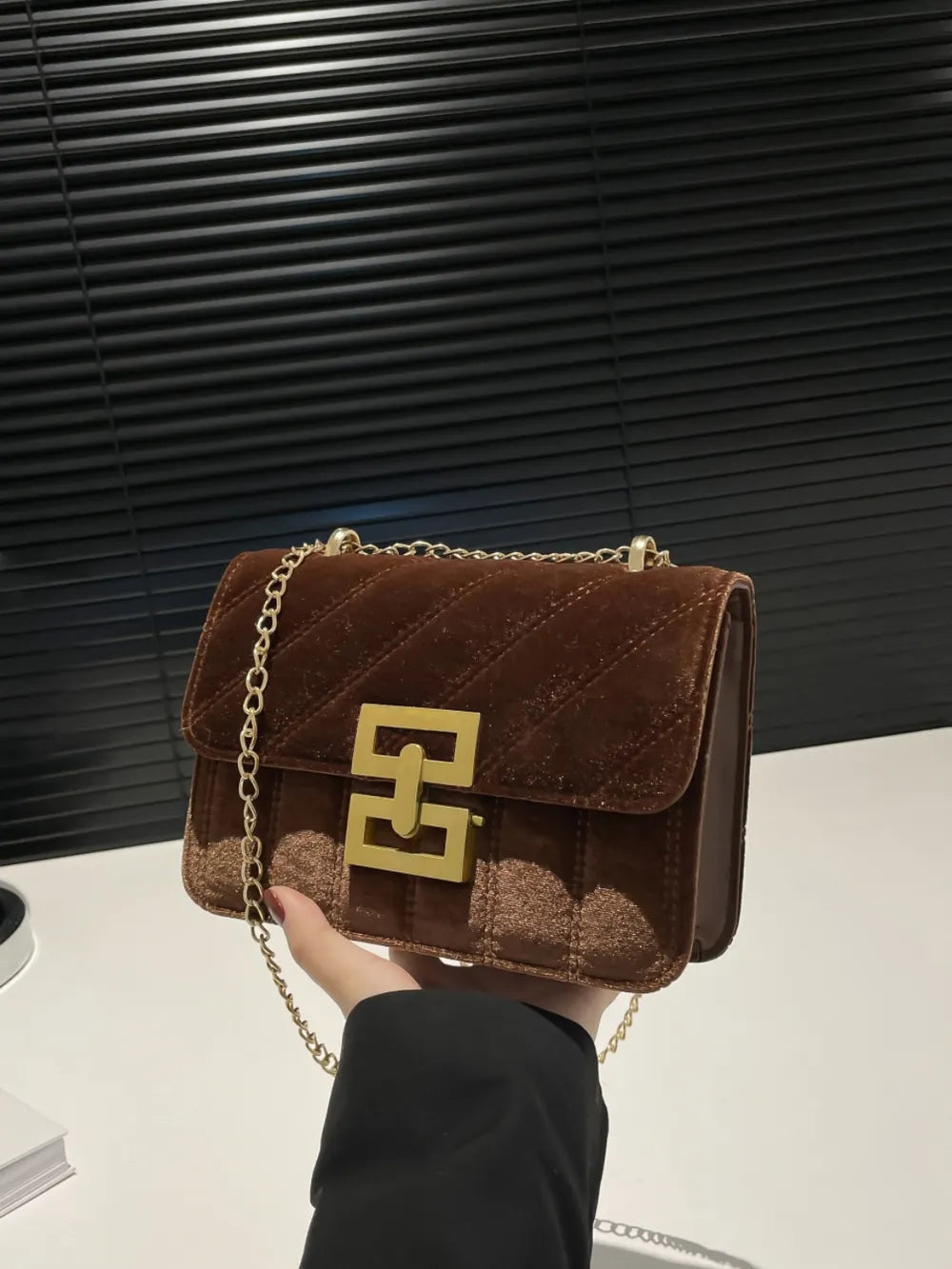 Chic Solid Color Chain Shoulder Bag for the Modern Elegance | ULZZANG BELLA