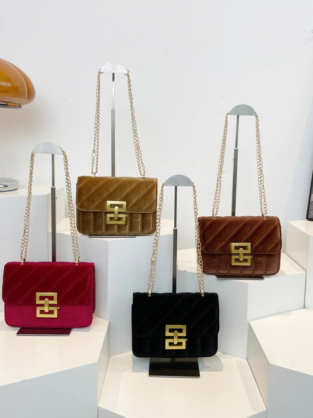 Chic Solid Color Chain Shoulder Bag for the Modern Elegance | ULZZANG BELLA