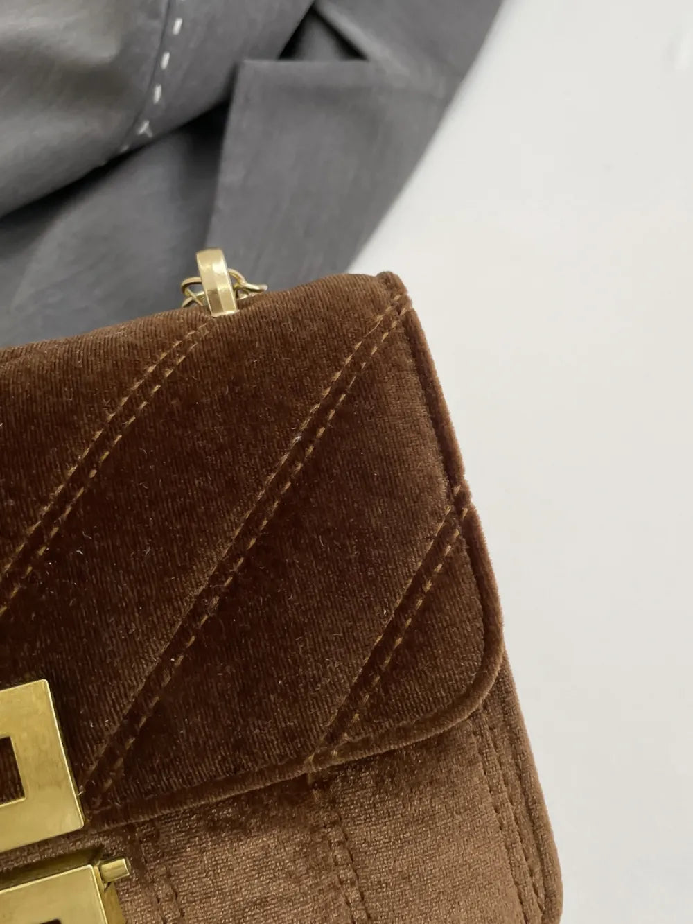 Chic Solid Color Chain Shoulder Bag for the Modern Elegance | ULZZANG BELLA