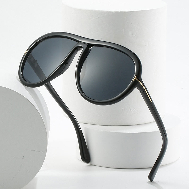 Retro Chic Gradient Oversized Pilot Sunglasses with UV400 Shades