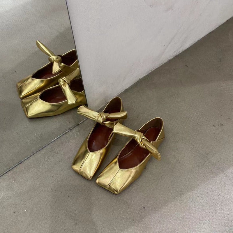 Elegant French Flat Mary Jane Shoes in Luxurious Silver | ULZZANG BELLA